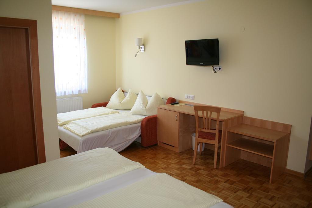 Hotel Restaurant Thadeushof Techelsberg Szoba fotó