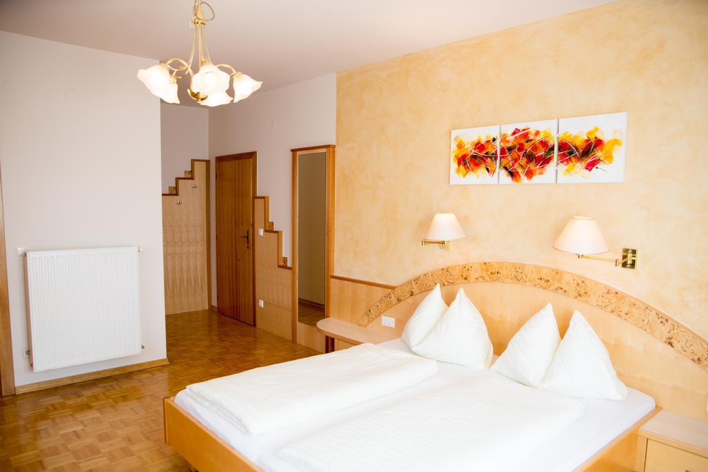 Hotel Restaurant Thadeushof Techelsberg Kültér fotó