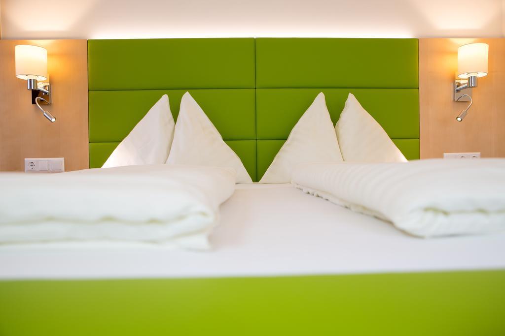 Hotel Restaurant Thadeushof Techelsberg Kültér fotó