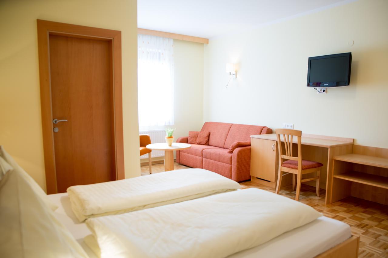 Hotel Restaurant Thadeushof Techelsberg Kültér fotó