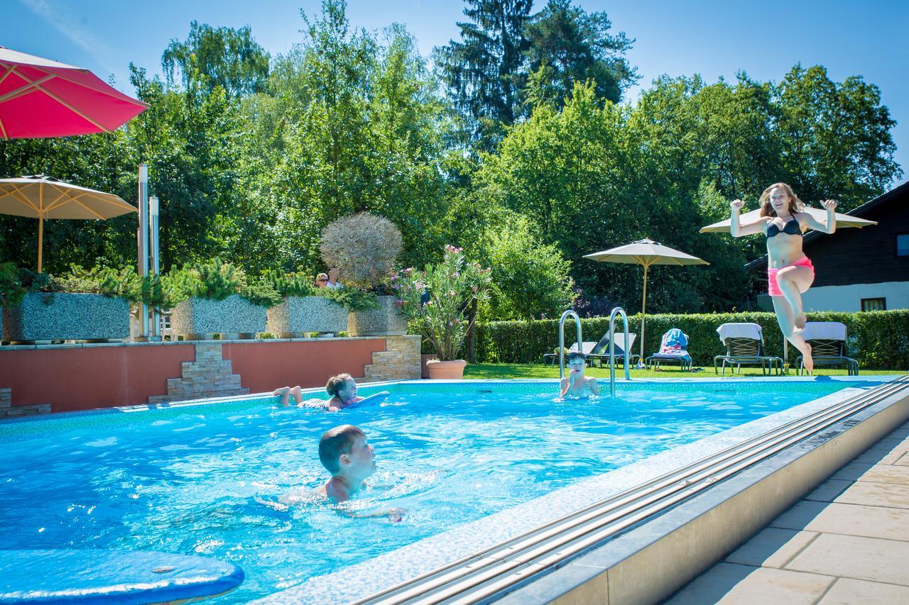 Hotel Restaurant Thadeushof Techelsberg Kültér fotó